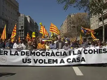 Miles de afines a los partidos soberanistas y entidades sociales piden la libertad para los presos independentistas en Barcelona Miles de afines a los partidos soberanistas y entidades sociales piden la libertad para los presos independentistas en Barcelona