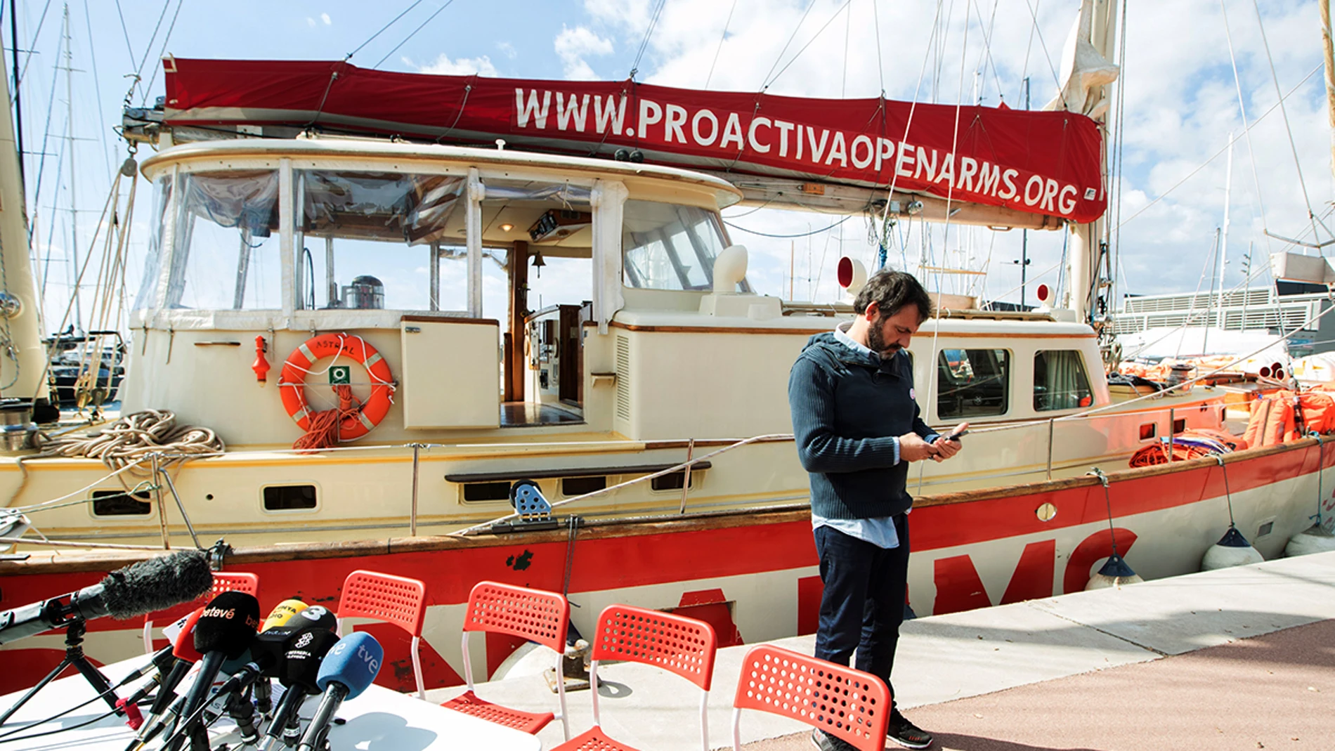 Barco de la ONG Open Arms Barco de la ONG Open Arms