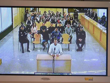 Imagen de uno de los ocho acusados de Alsasua declarando Imagen de uno de los ocho acusados de Alsasua declarando
