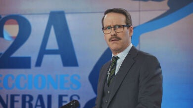 El Ministro Ocaña rompe las reglas del debate con la declaración de amor de Rafita