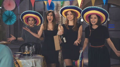 Una fiesta sorpresa y un regalo inesperado, el pasado de Andrea regresa a su vida