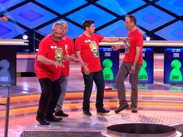 Todos bailan al ritmo de una famosa canción en '¡Boom!' Todos bailan al ritmo de una famosa canción en '¡Boom!'