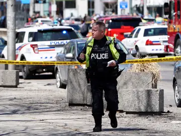 Un agente de la Policía canadiense Un agente de la Policía canadiense