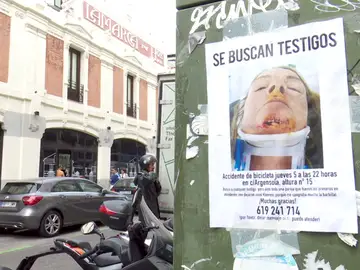 Empapela Chueca para encontrar al repartidor de comida que la arrolló Empapela Chueca para encontrar al repartidor de comida que la arrolló