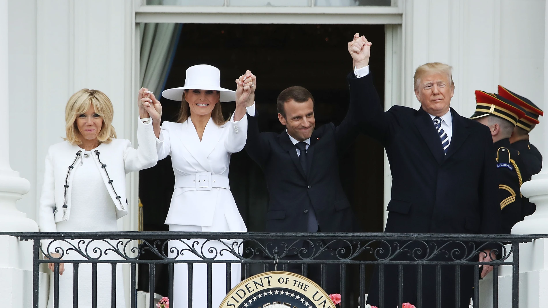 Donald trump recibe a Emmnanuel Macron Donald trump recibe a Emmnanuel Macron