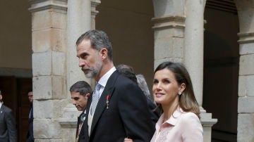 Los Reyes de España durante el Premio Cervantes