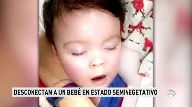 El bebé Alfie Evans respira por sus propios medios desde que fue desenchufado