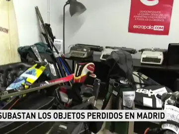 El Ayuntamiento de Madrid subasta miles de artículos sin dueño que han aparecido en la ciudad El Ayuntamiento de Madrid subasta miles de artículos sin dueño que han aparecido en la ciudad