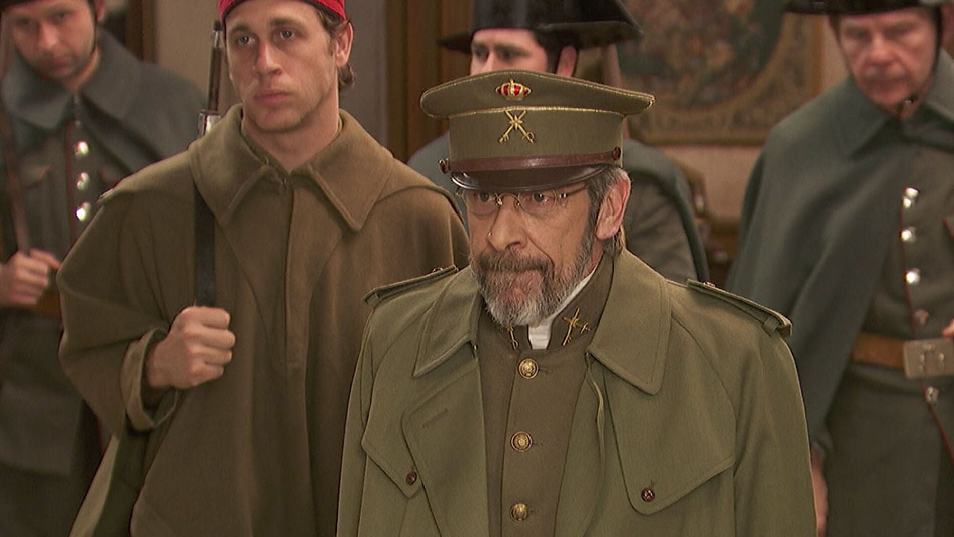  Mat&iacute;as y Marcela, perseguidos por el general P&eacute;rez de Ayala