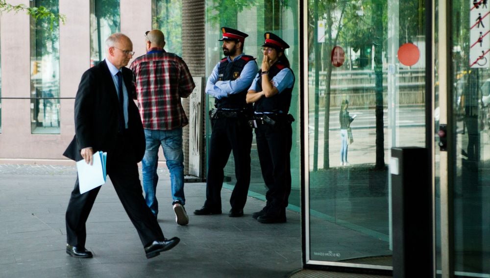 El exdirector general de UNIPOST, Pau Raventós, llega a la Ciutat de la Justicia