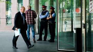 El exdirector general de UNIPOST, Pau Raventós, llega a la Ciutat de la Justicia