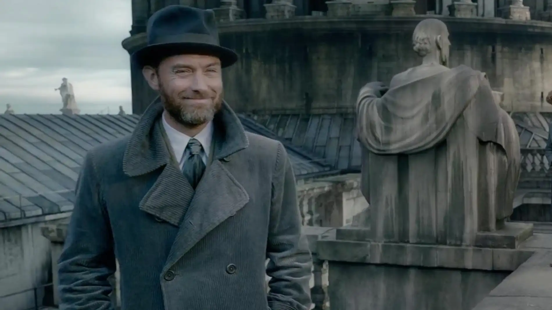 Jude Law como Dumbledores en 'Animales Fantásticos: Los crímenes de Grindelwald'