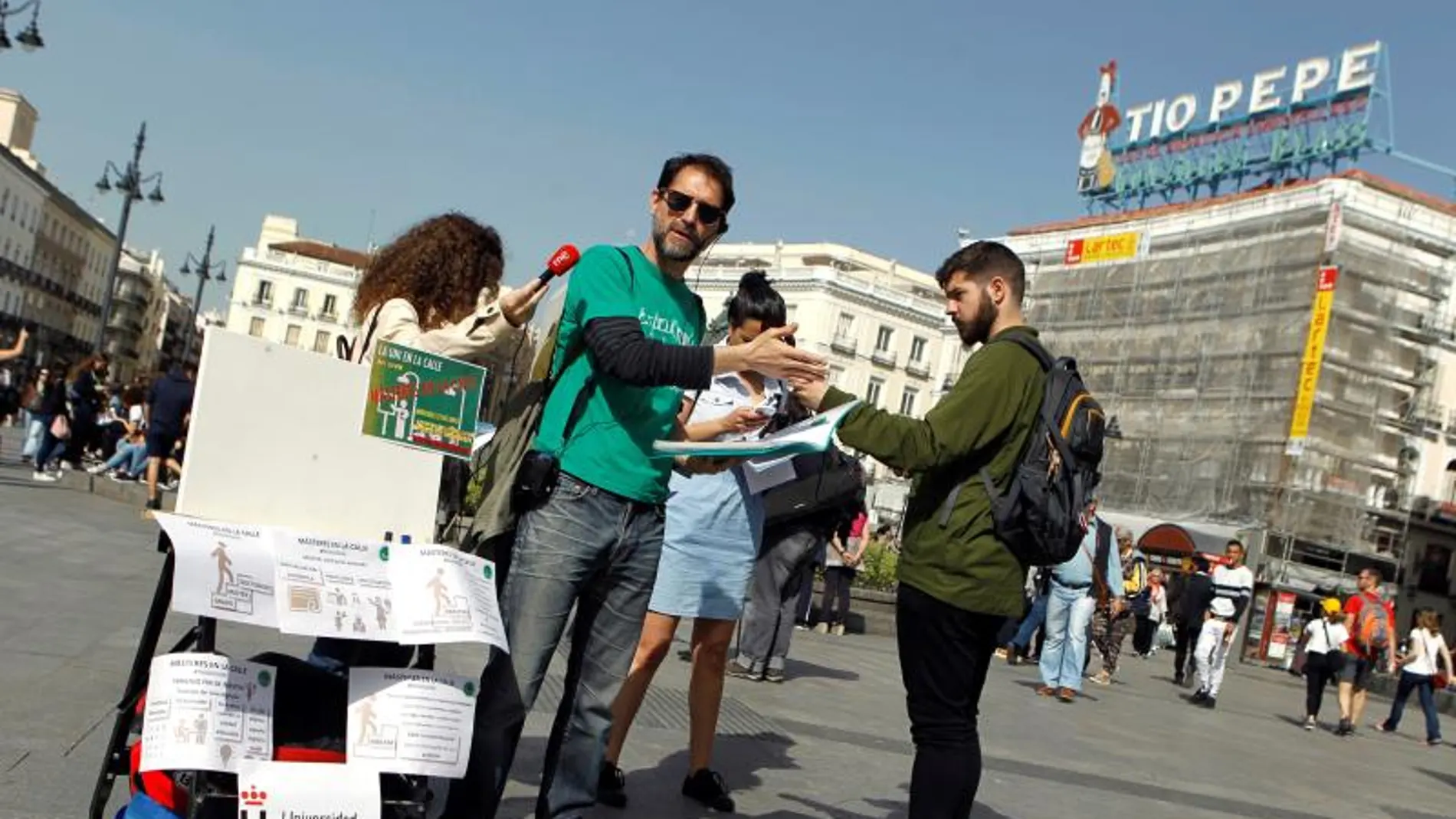 Profesores y estudiantes del movimiento 'La Uni en la calle' Profesores y estudiantes del movimiento 'La Uni en la calle'