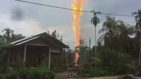 11 Muertos y 40 heridos por un incendio en un pozo petrolífero en Indonesia 11 Muertos y 40 heridos por un incendio en un pozo petrolífero en Indonesia