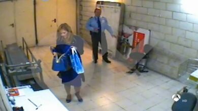 Acusan a Cristina Cifuentes de robar cosméticos en un hipermercado cuando era vicepresidenta de la Asamblea de Madrid
