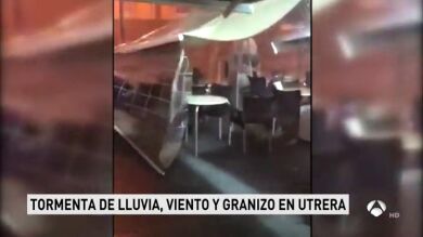 Vuelve el mal tiempo: una espectacular tromba de granizo destroza terrazas e inunda casas en Utrera