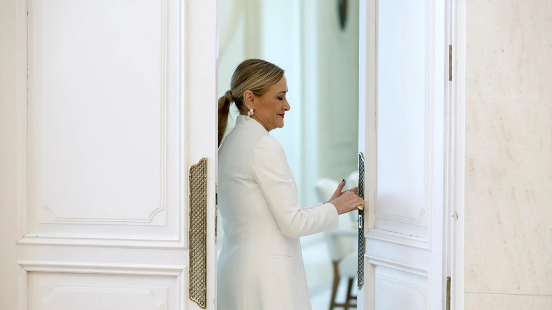 Cristina Cifuentes en los instantes previos a comunicar su dimisión Cristina Cifuentes en los instantes previos a comunicar su dimisión