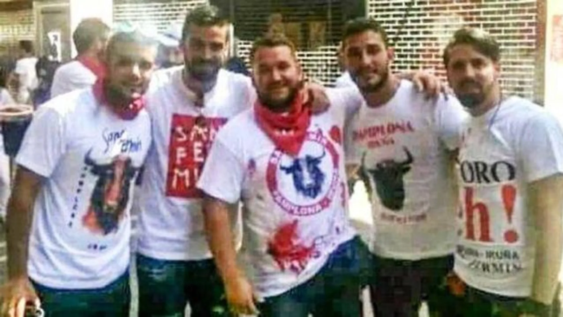 Los miembros de 'La Manada' posan en San Fermín Los miembros de 'La Manada' posan en San Fermín
