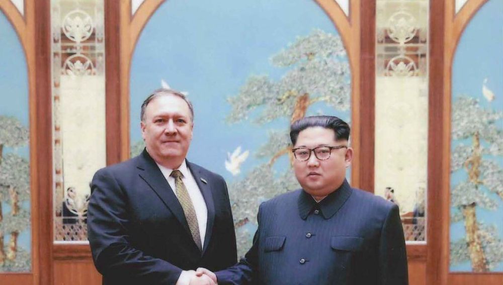 Mike Pompeo, y el líder norcoreano, Kim Jong-un, el marzo pasado en Corea del Norte