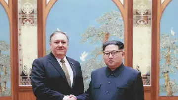 Mike Pompeo, y el líder norcoreano, Kim Jong-un, el marzo pasado en Corea del Norte