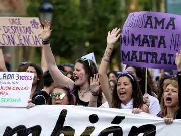 Manifestación feminista en protesta por la sentencia sobre los cinco miembros de La Manada Manifestación feminista en protesta por la sentencia sobre los cinco miembros de La Manada