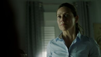 Raquel se derrumba ante el deseo de Paula de vivir con su padre: “Nunca estás en casa”
