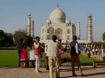 India quiere privatizar el Taj Mahal y utilizarlo como soporte publicitario junto a otros 95 monumentos India quiere privatizar el Taj Mahal y utilizarlo como soporte publicitario junto a otros 95 monumentos