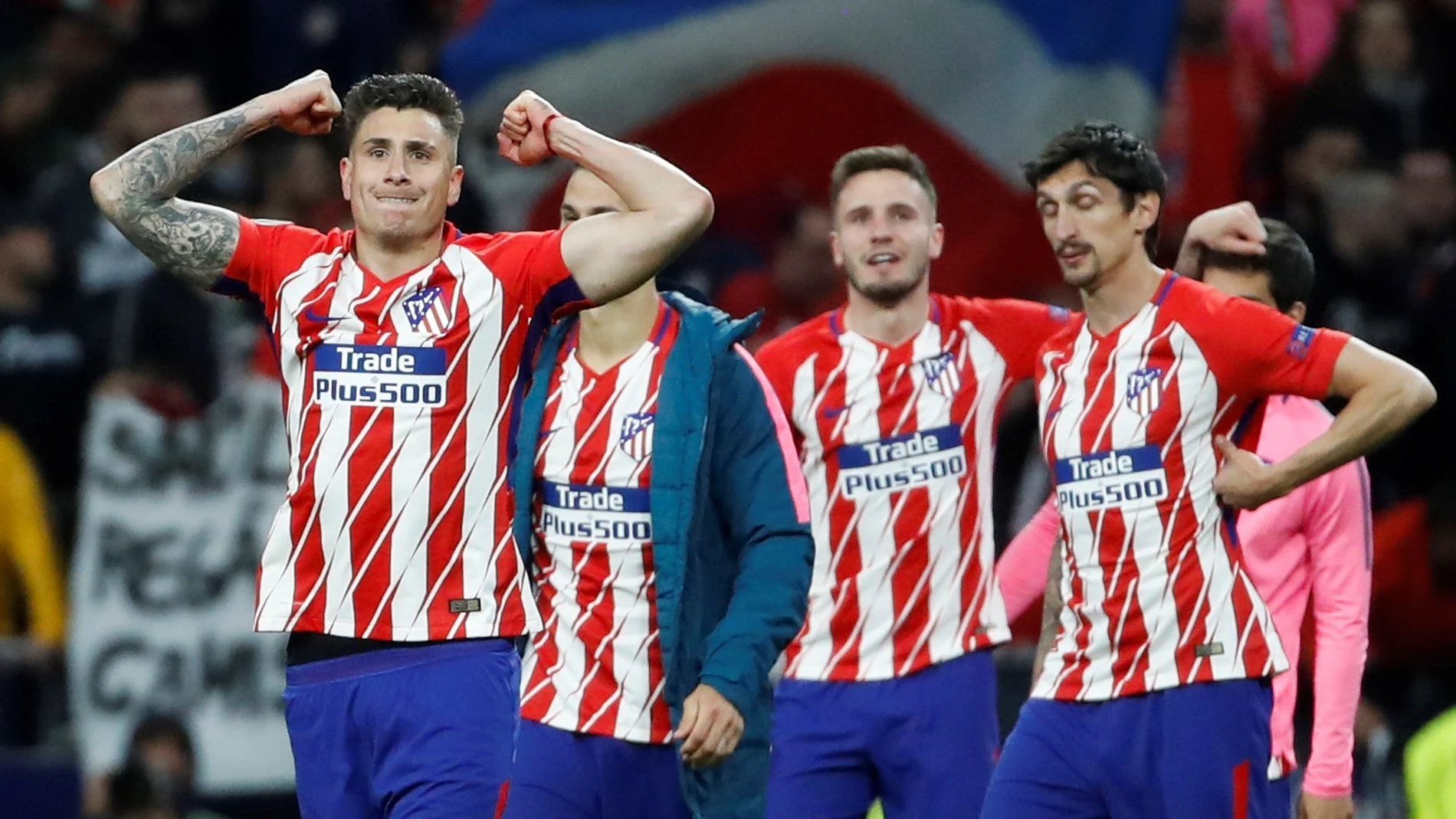 Los jugadores del Atlético celebran la clasificación para la final de la Europa League Los jugadores del Atlético celebran la clasificación para la final de la Europa League