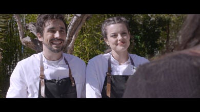 ¿Cómo se defienden Adriana Torrebejano y Canco Rodríguez en la cocina? 