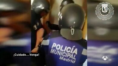 Liberan a una mujer retenida en su domicilio en Madrid durante tres días por su expareja: 