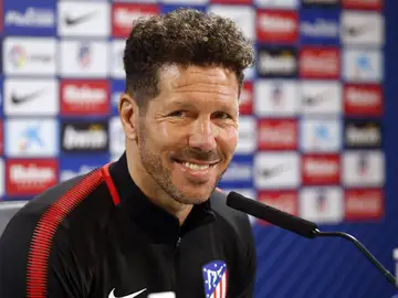 Simeone, sonriente ante los medios Simeone, sonriente ante los medios