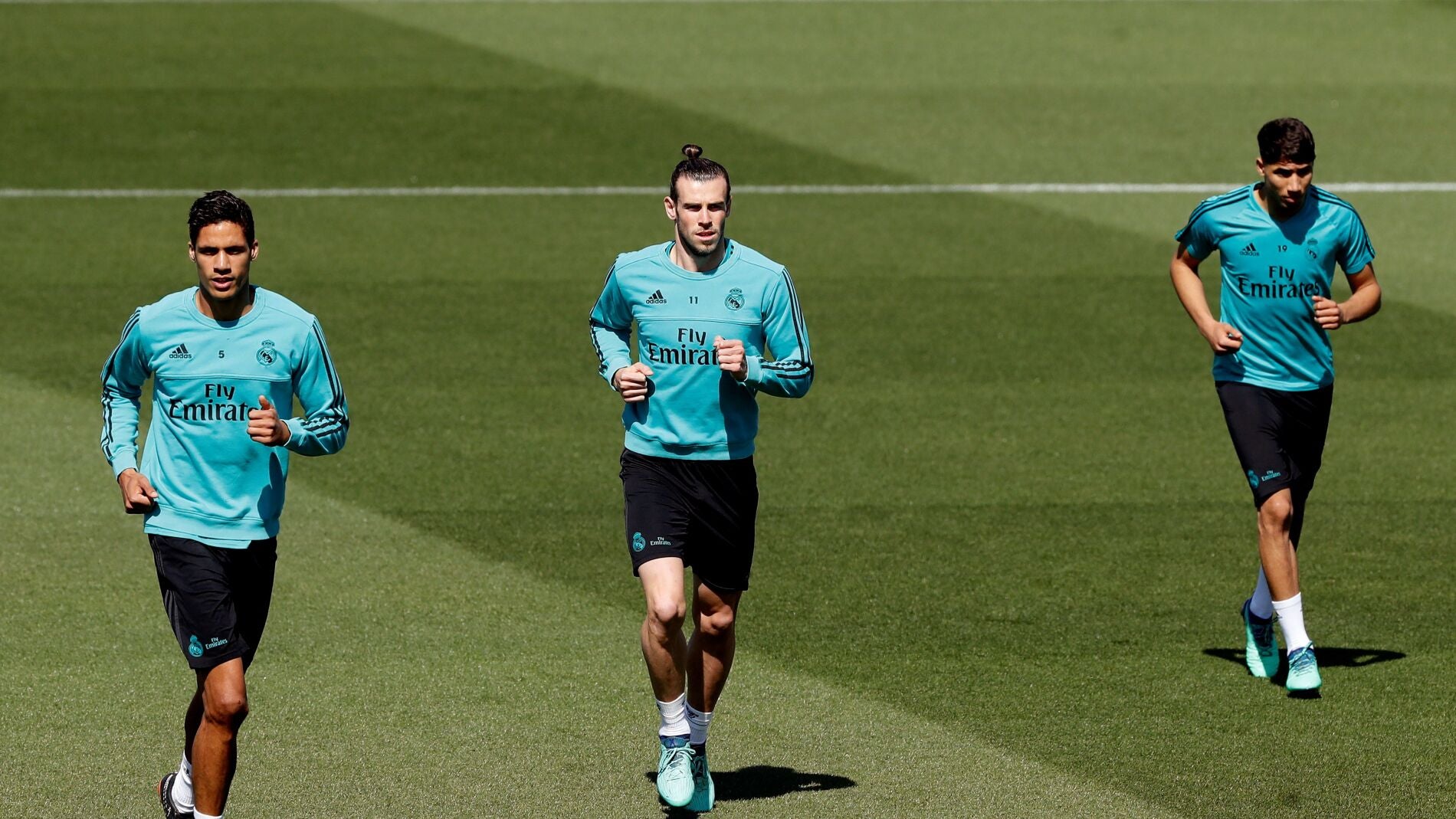 Varane, Bale y Asensio, entrenando con el Real Madrid