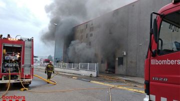 Incendio en una fábrica de Salt