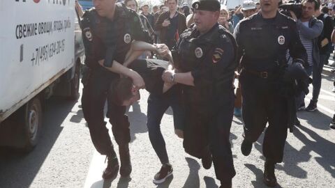 El opositor Alexei Navalni, detenido en Mosc&uacute;