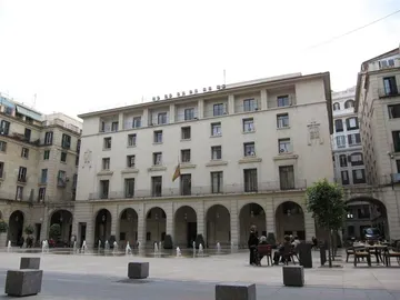 Exterior de la Audiencia de Alicante Exterior de la Audiencia de Alicante