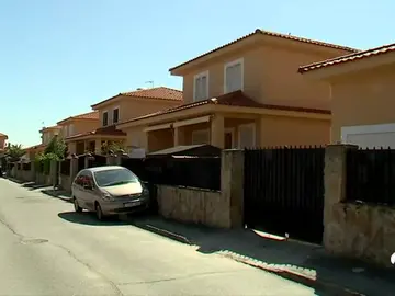 Detenido el sospechoso de asesinar a tiros a una mujer y herir a su hijo en Las Ventas de Retamosa (Toledo) Detenido el sospechoso de asesinar a tiros a una mujer y herir a su hijo en Las Ventas de Retamosa (Toledo)