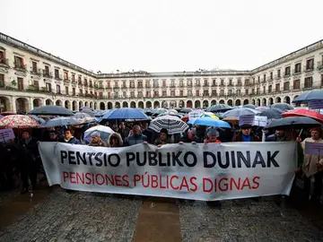 Fotografía de archivo de una manifestación por las pensiones Fotografía de archivo de una manifestación por las pensiones