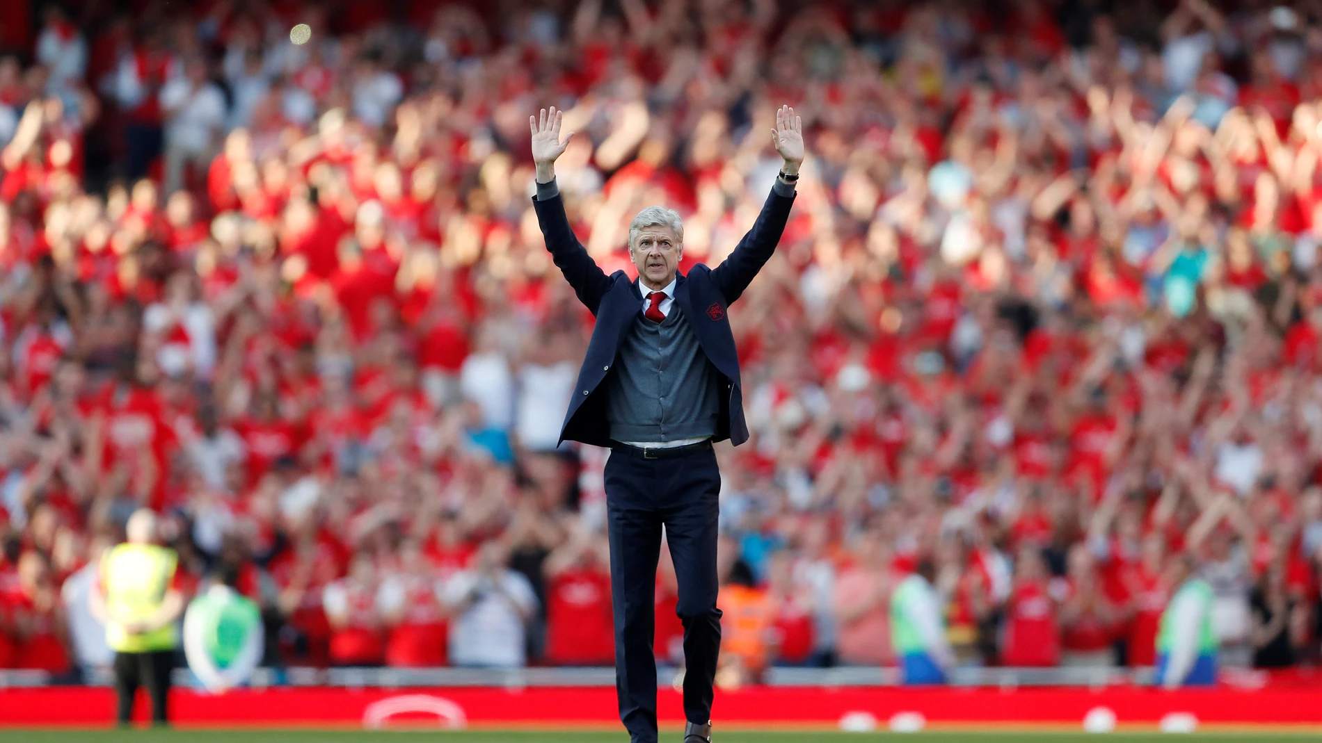 Wenger se despide de la afición del Arsenal Wenger se despide de la afición del Arsenal
