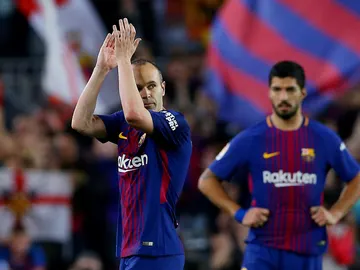 Iniesta despidiéndose del último Clásico Iniesta despidiéndose del último Clásico