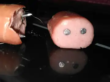 Salchicha con clavos Salchicha con clavos