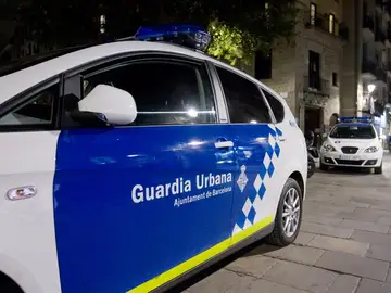 Coche de la Guardia Urbana en servicio Coche de la Guardia Urbana en servicio