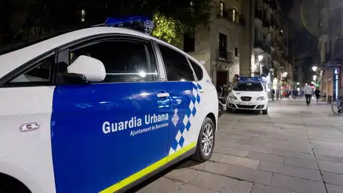 Coche de la Guardia Urbana en servicio Coche de la Guardia Urbana en servicio