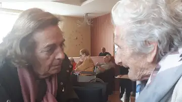 Lidia Hernand comparte esta foto de su madre y su abuela Lidia Hernand comparte esta foto de su madre y su abuela