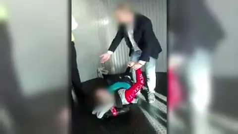 Un video de un pasajero en estado de embriaguez impulsa la denuncia del servicio PMR Un video de un pasajero en estado de embriaguez impulsa la denuncia del servicio PMR