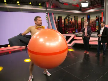 El Monaguillo se desnuda en 'El Hormiguero 3.0' El Monaguillo se desnuda en 'El Hormiguero 3.0'