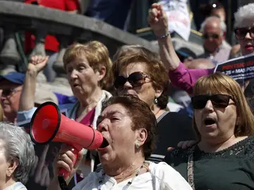 Pensionistas protestan en Bilbao Pensionistas protestan en Bilbao
