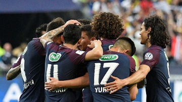Los jugadores del PSG celebran un gol en la final de Copa