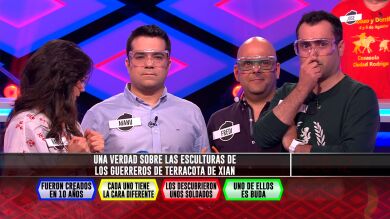 Los concursantes de 'Rayos y Centollos' desactivan la tercera bomba en el último segundo