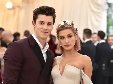 Shawn Mendes y Hailey Baldwin Shawn Mendes y Hailey Baldwin