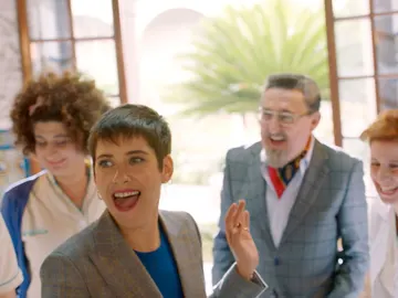 Las equivocaciones de guión y el decorado con vida propia provocan las risas en el rodaje Las equivocaciones de guión y el decorado con vida propia provocan las risas en el rodaje